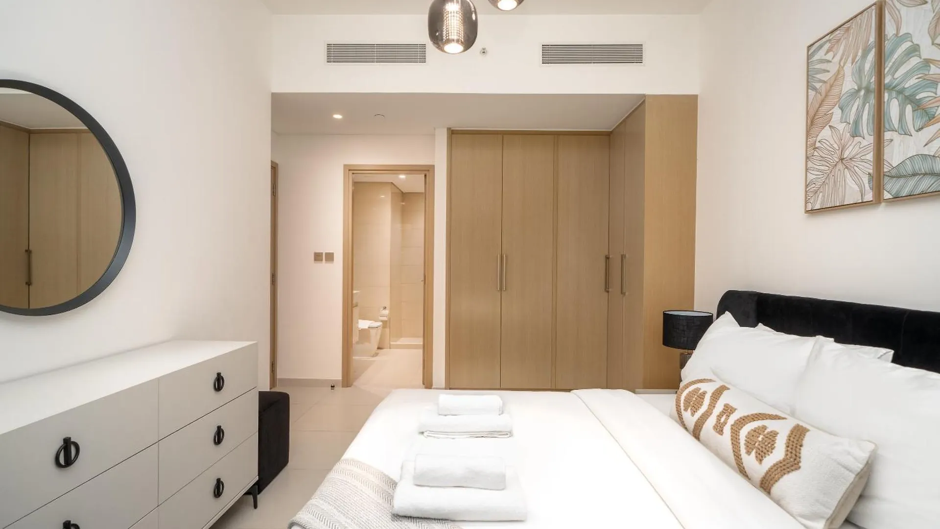 Burj Royale - New Luxe 2Br Apartment With Full Burj Khalifa & Fountain Views, 2Min To Dubai Mall 0*,  United Arab Emirates